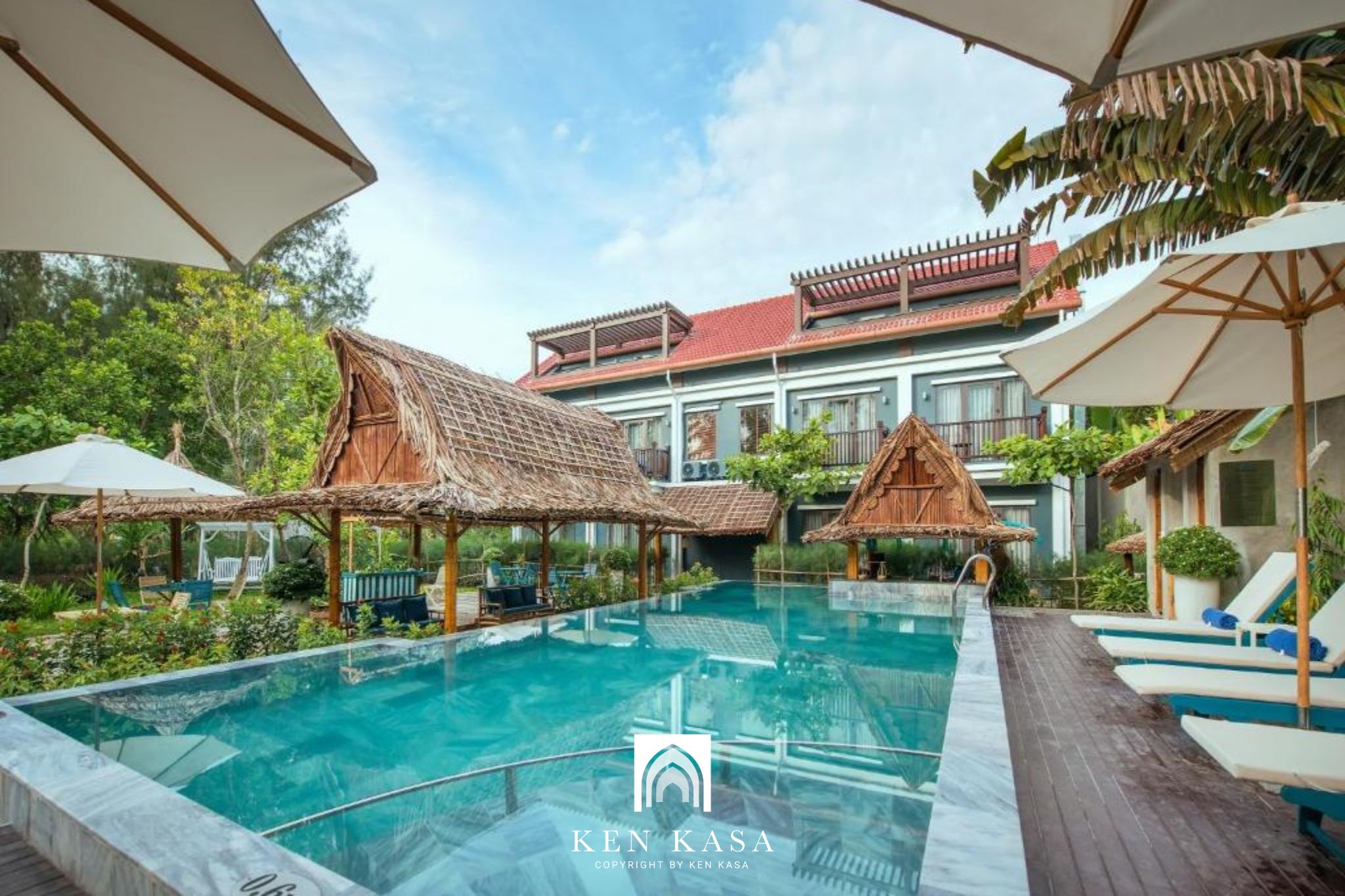 bể bơi của AIRA Boutique Hoi An Hotel & Villa